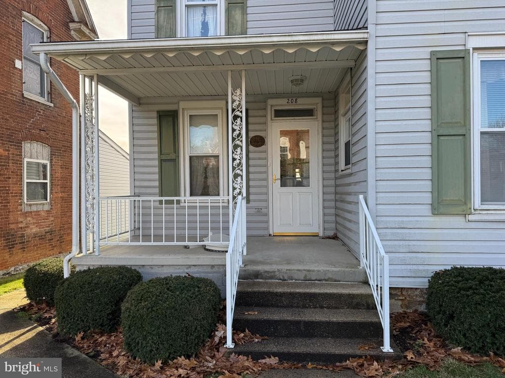 Property photo #3 for 208 W North Street, Waynesboro, PA 17268