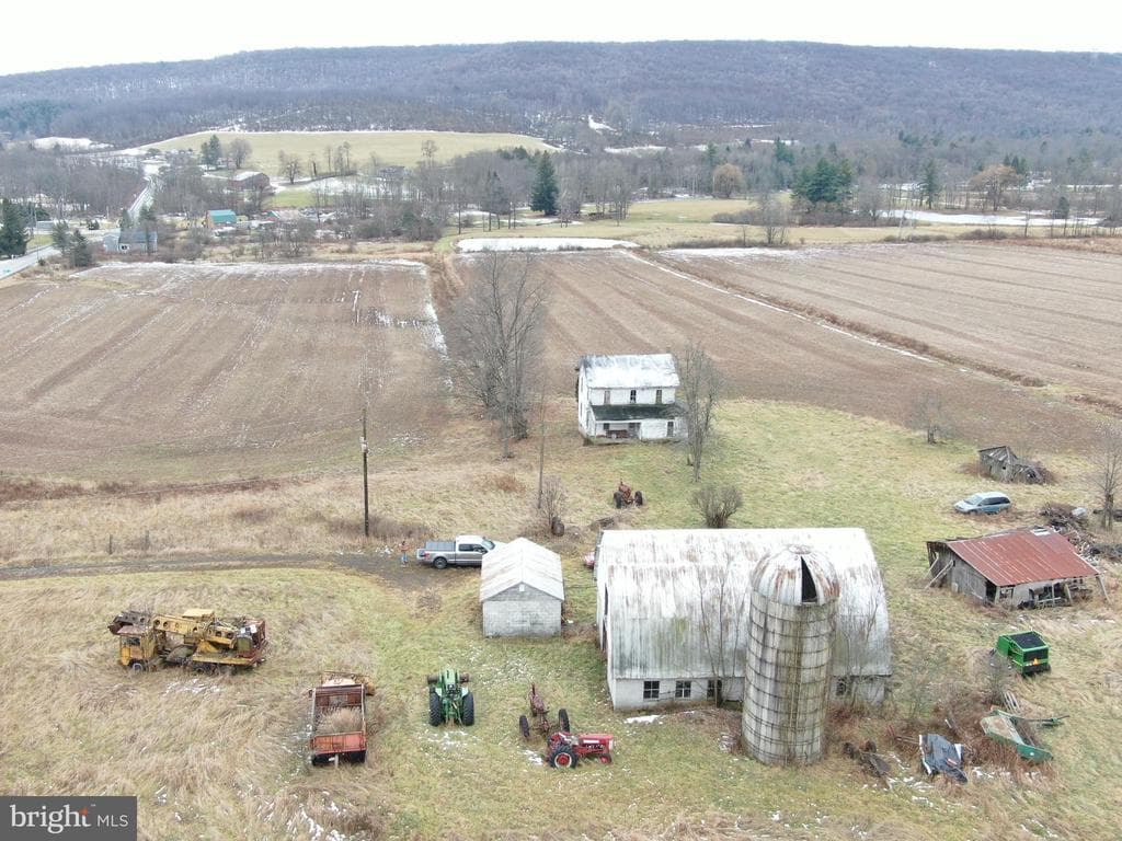 Property photo #2 for 5312 M and M Ln, Robertsdale, PA 16674